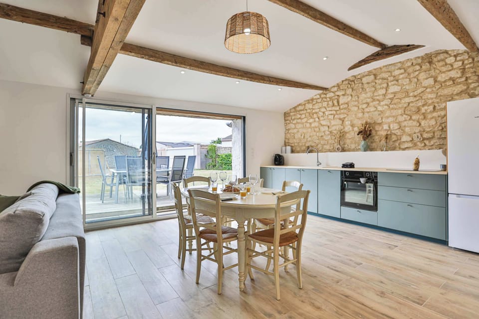 Espace repas et cuisine