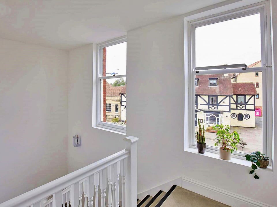 Shade, Mountain Range, Outdoor Structure, Eco Hotel, Deck, Outdoor Furniture, Garden, Chair, Landscaping, Hardwood