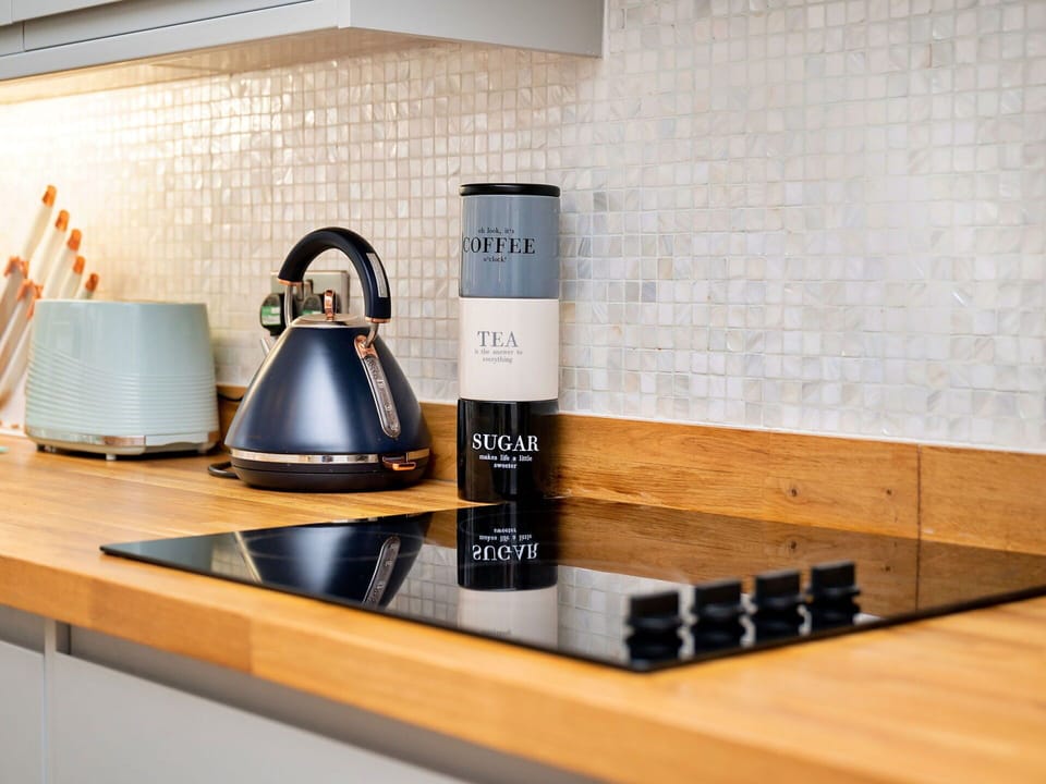 Shade, Mountain Range, Outdoor Structure, Eco Hotel, Deck, Outdoor Furniture, Garden, Chair, Landscaping, Hardwood