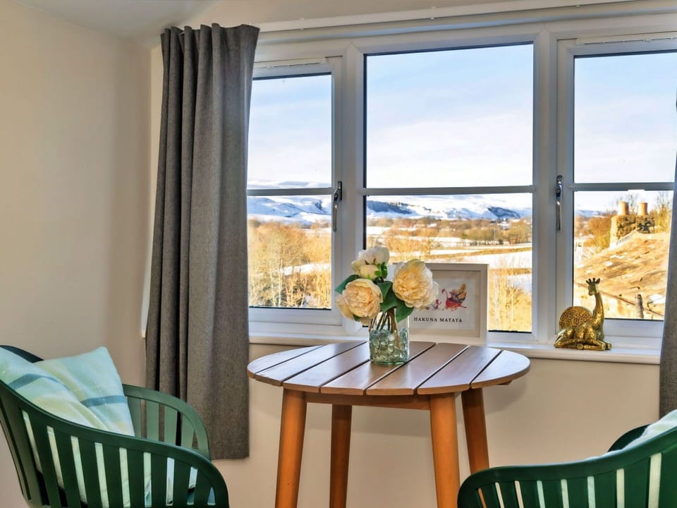 Shade, Mountain Range, Outdoor Structure, Eco Hotel, Deck, Outdoor Furniture, Garden, Chair, Landscaping, Hardwood