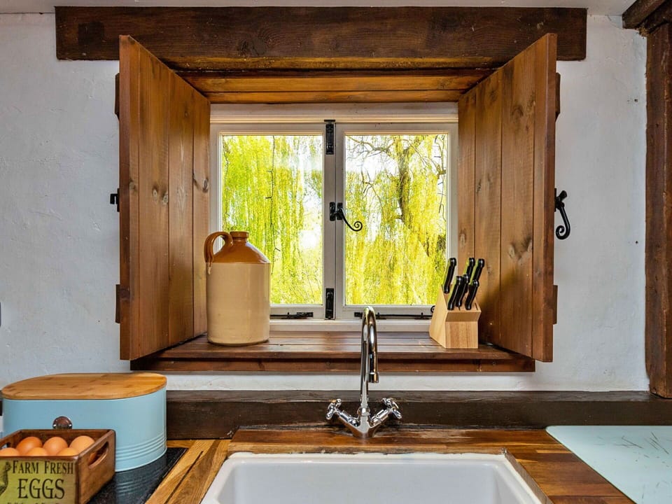 Deck, Shade, Hardwood, Outdoor Furniture, Balcony, Plank, Eco Hotel, Swimming Pool, Wood Flooring, Resort