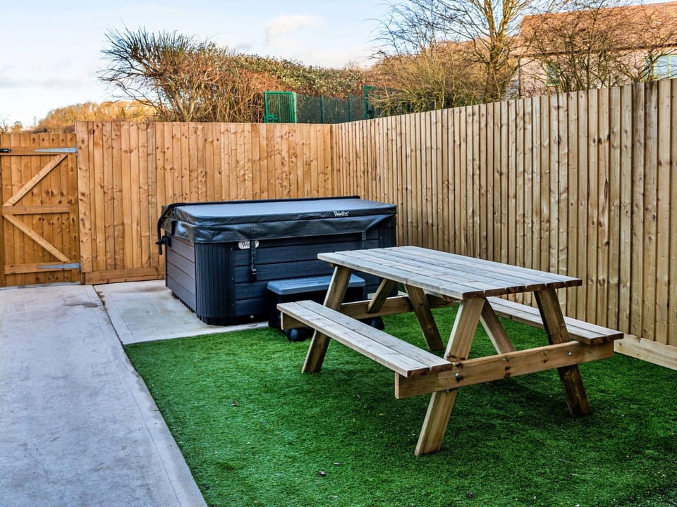 Deck, Shade, Hardwood, Outdoor Furniture, Balcony, Plank, Eco Hotel, Swimming Pool, Wood Flooring, Resort