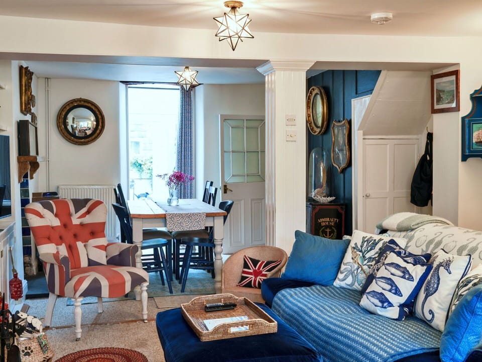 Furniture, Interior Design, Wall, Flooring, Wood, Living Room, Couch, Room, Ceiling, Floor