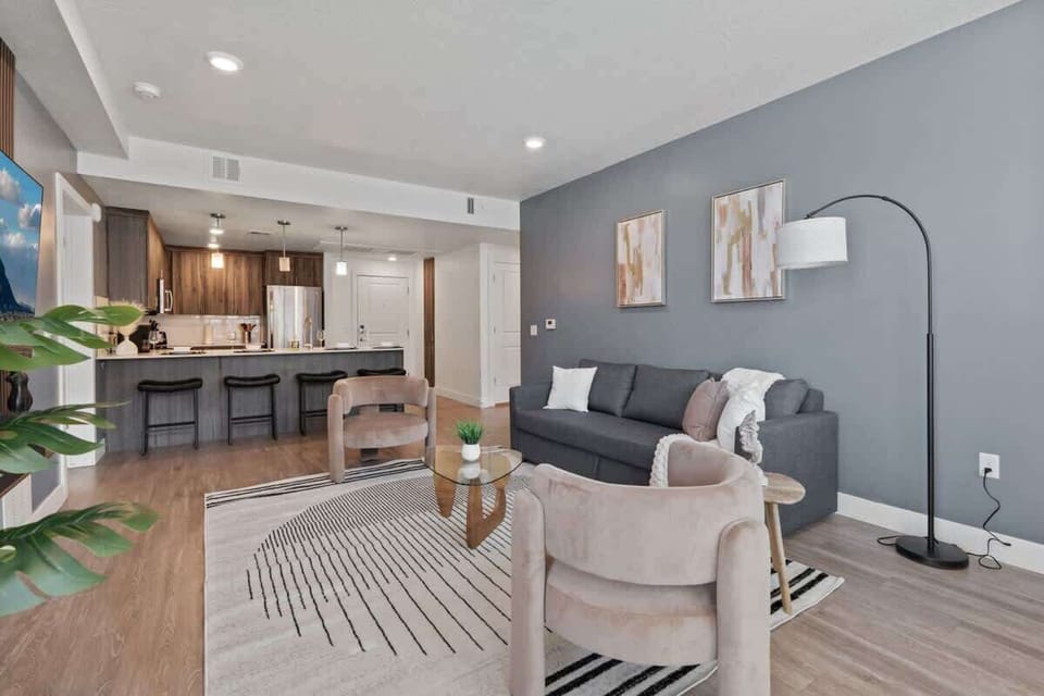 Skyhouse348-18