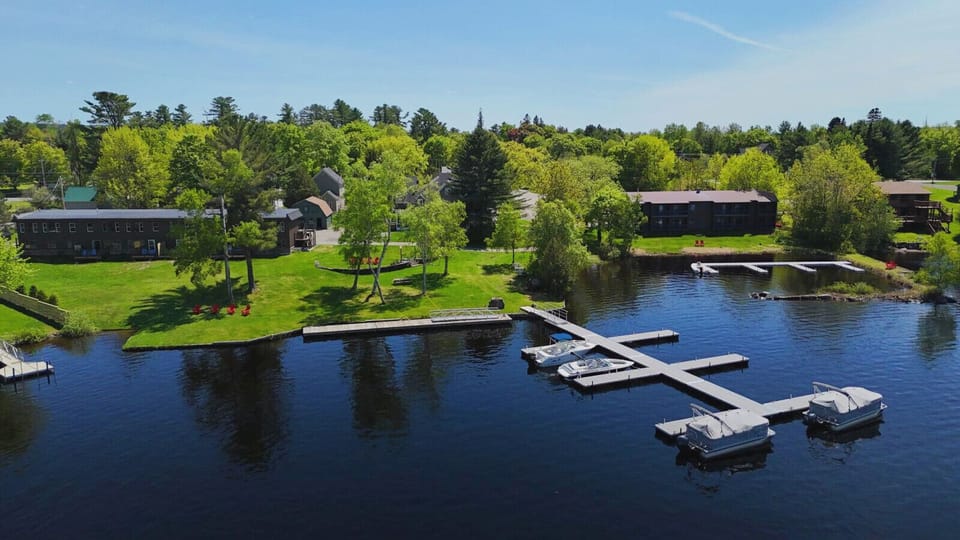 Perched above the waterline for beautiful, unobstructed views.