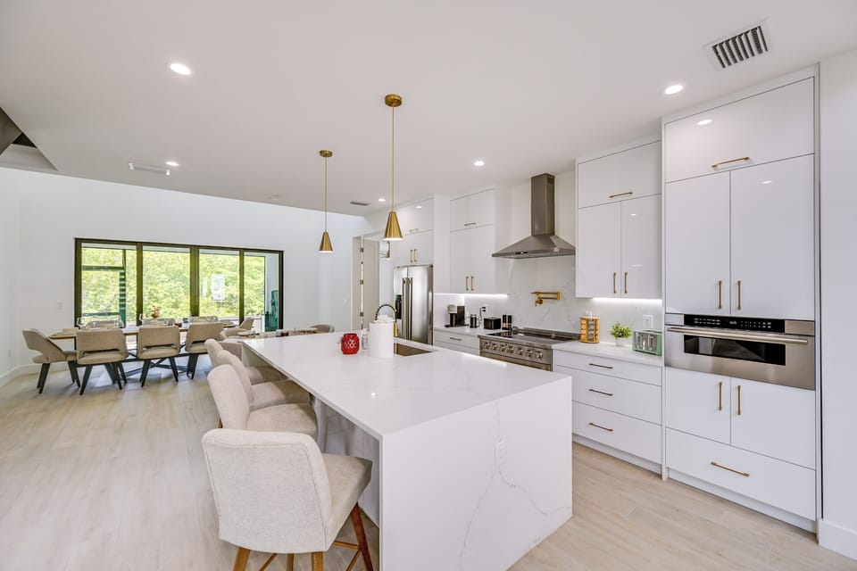 Kitchen | Nespresso Machine | Dishwasher | Cooking Basics | 1st Floor