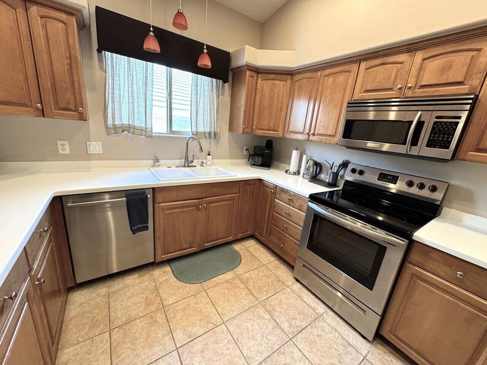 Sink & Dishwasher