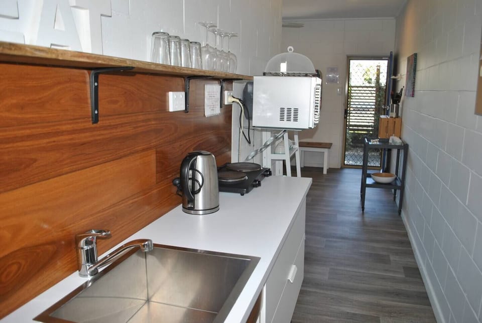 Kitchenette (3)