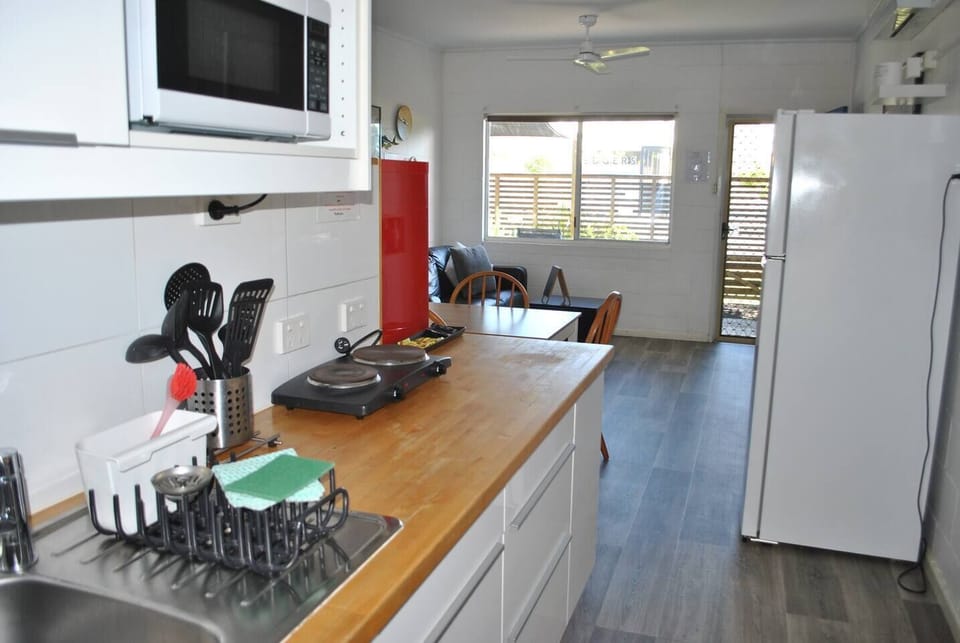 Kitchenette (1)