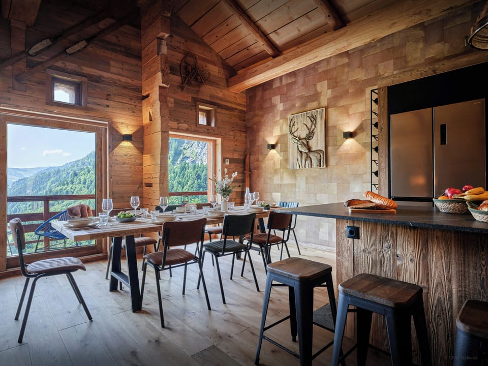 Dining/kitchen