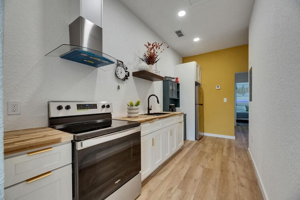 Fully Stocked Kitchen