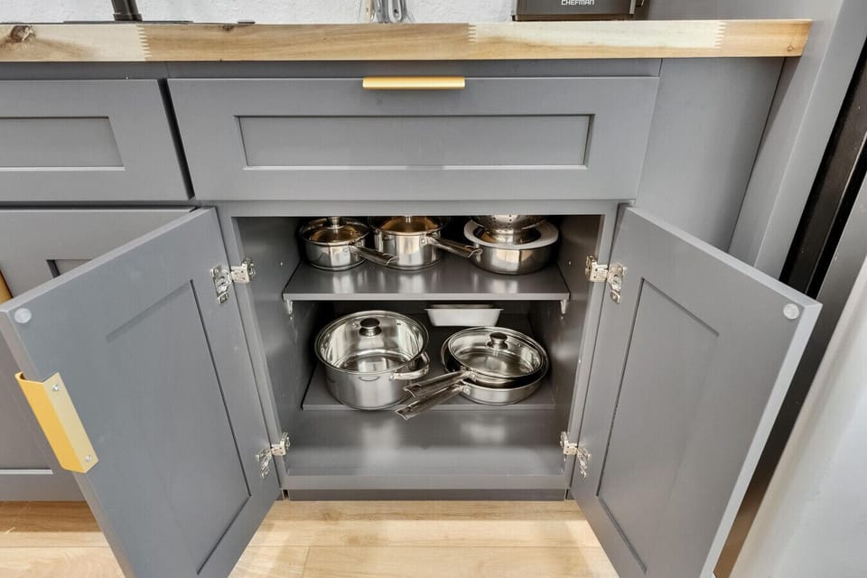 Fully Stocked Kitchen