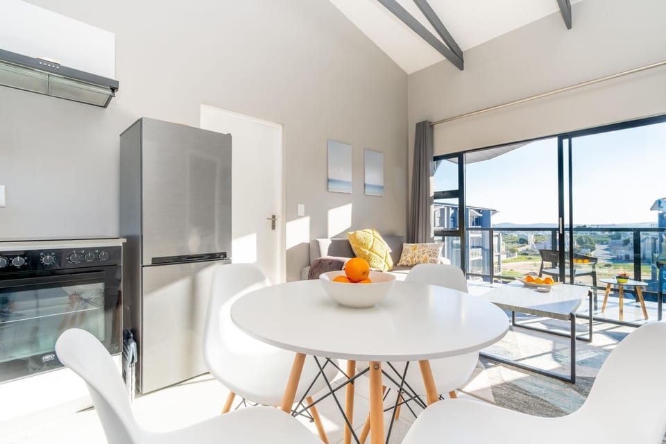 Lagoon View 86 @ Millennial Arch (2950)