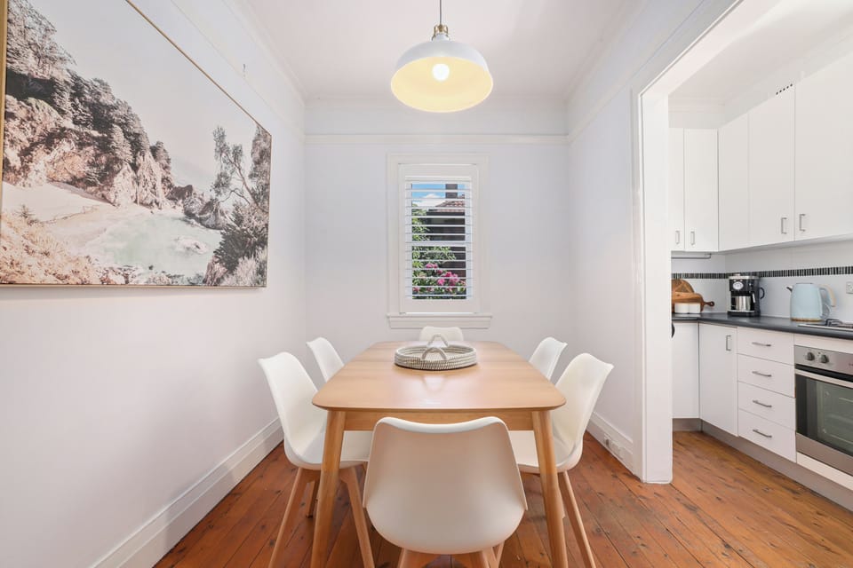 Dining for 6+