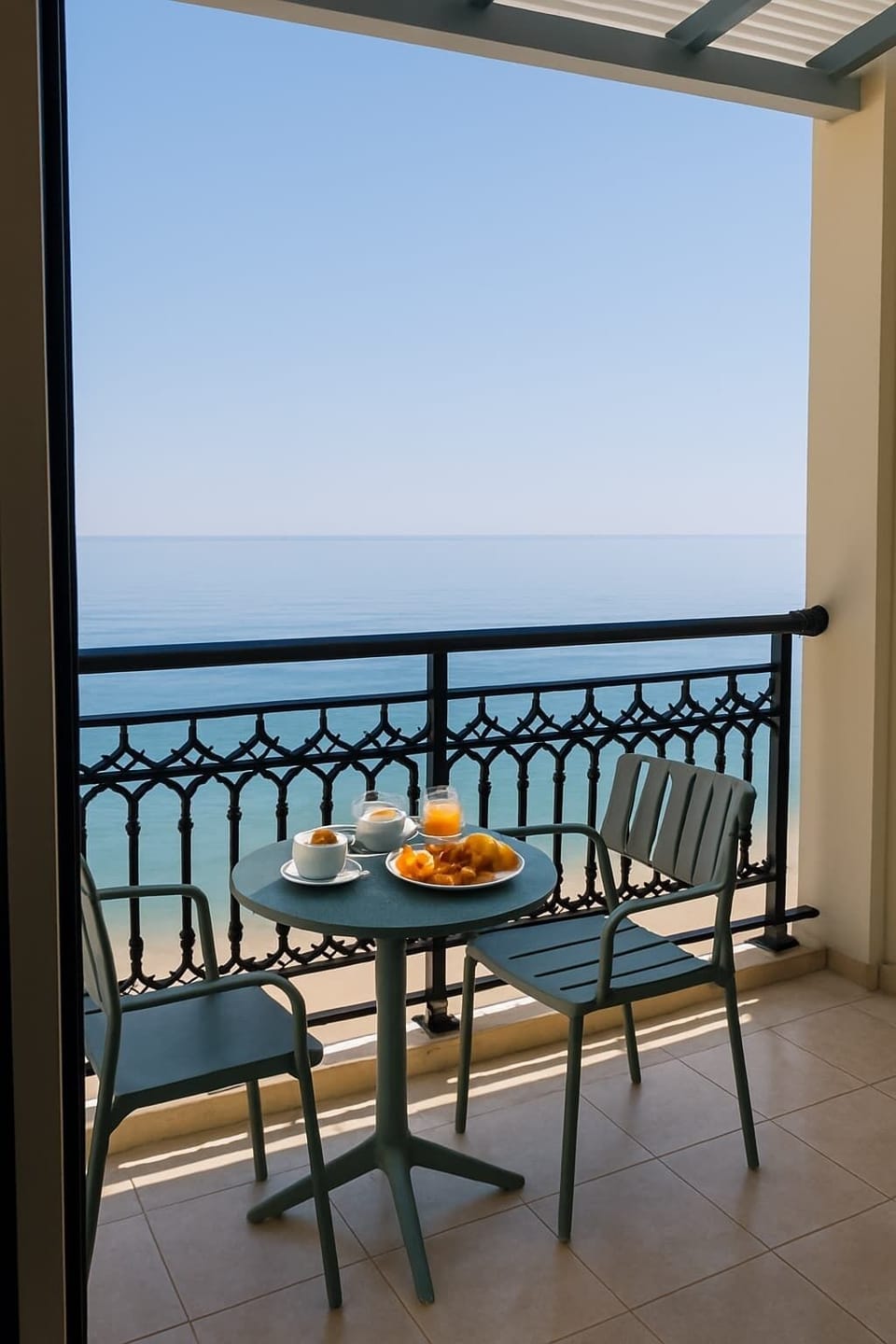 Balcony with Unobstructed Sea View
Relax and take in the breathtaking view of Agia Pelagia beach just across the road.