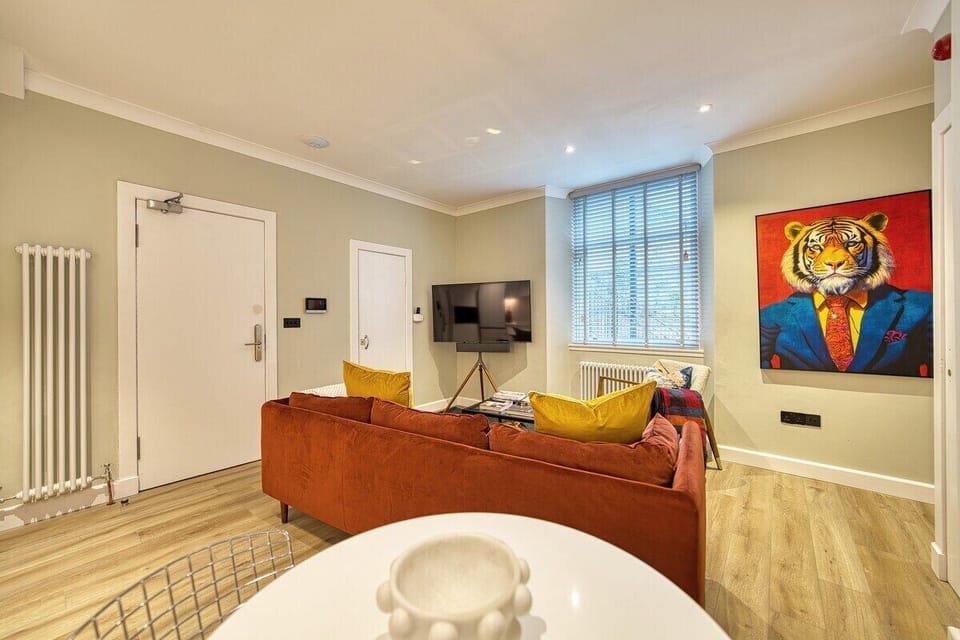 Living Room / Lounge