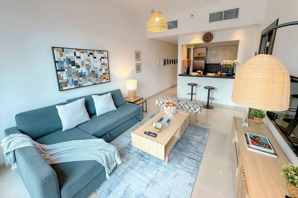 Living Area / Kitchen