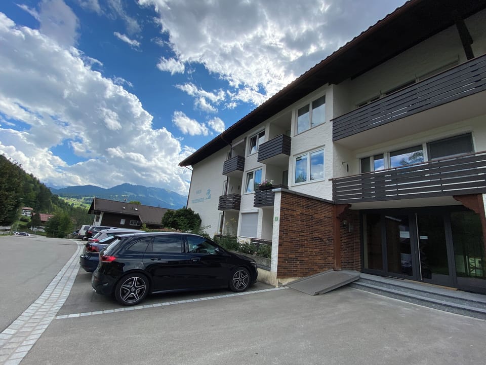 building view and parking spaces