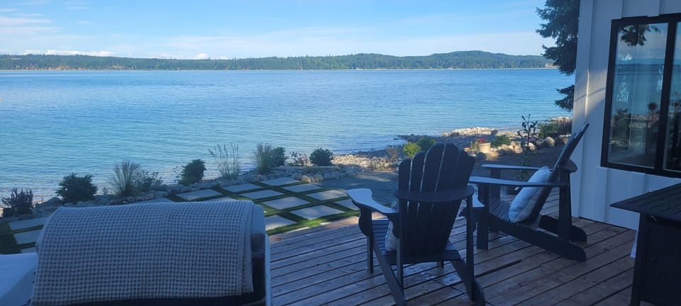beautiful deck chairs with a million $$ view
