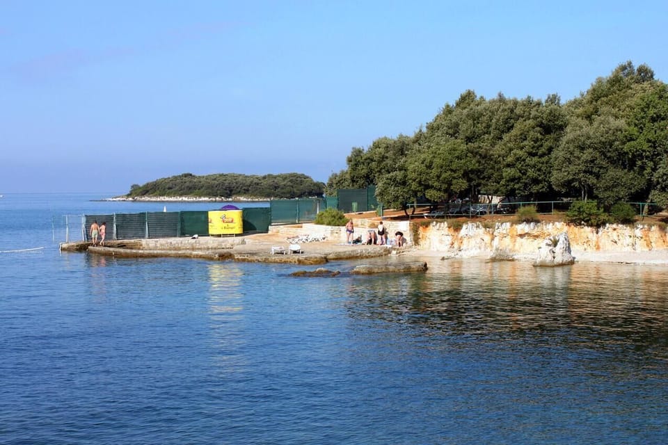 Nearby beaches