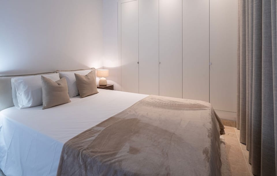 Guest bedroom