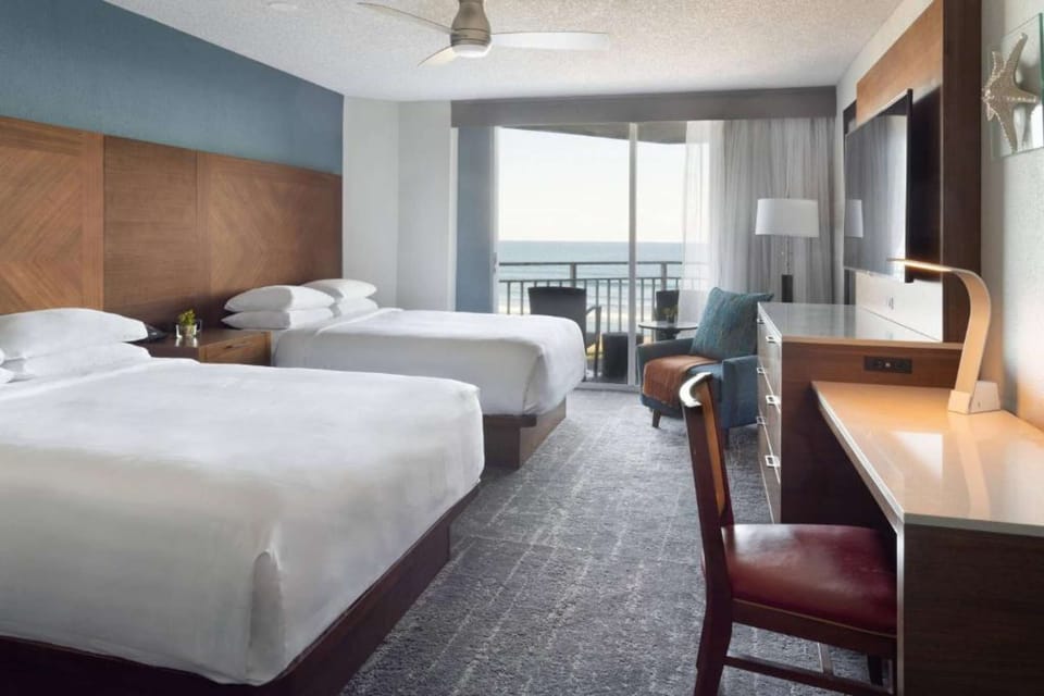 Studio Suite Two Queen Beds with Oceanview Balcony (Beachfront Sandpiper Tower)