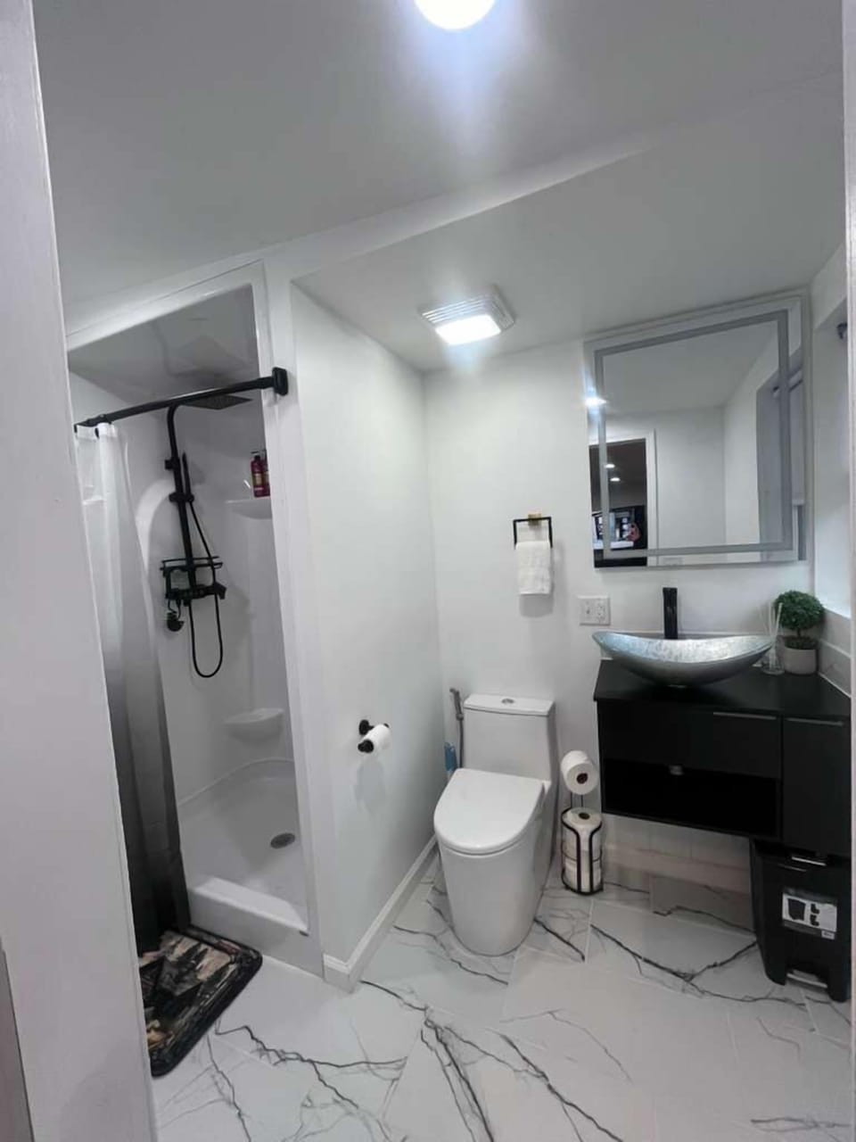 Studio Apartment ( Bathroom )