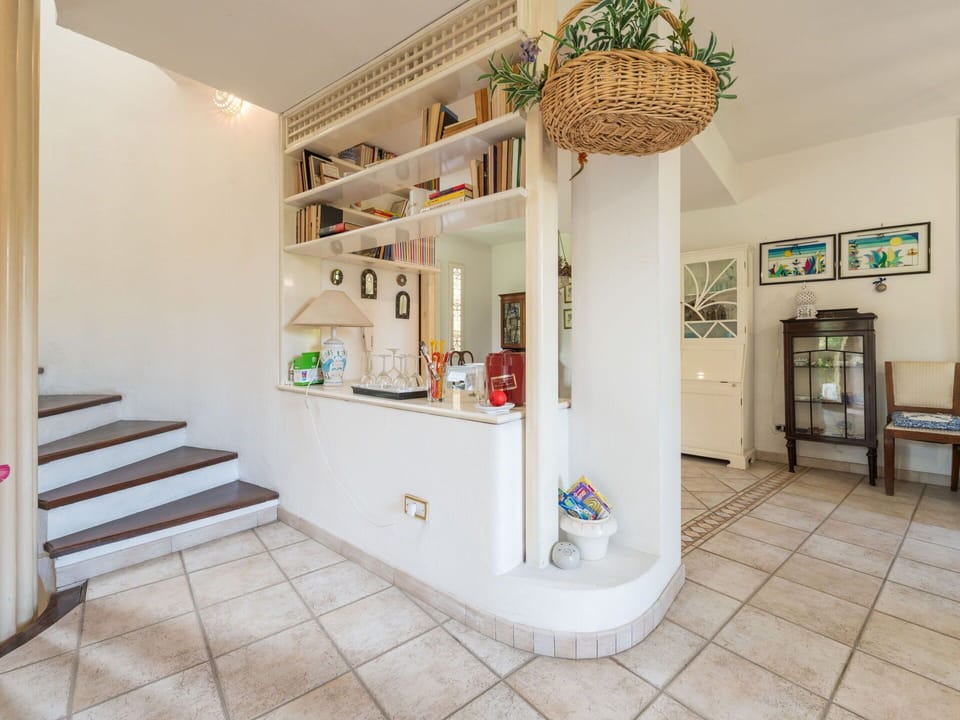 Daytime, Building, Window, Facade, Apartment, Urban Design, Condominium, Mixed-Use