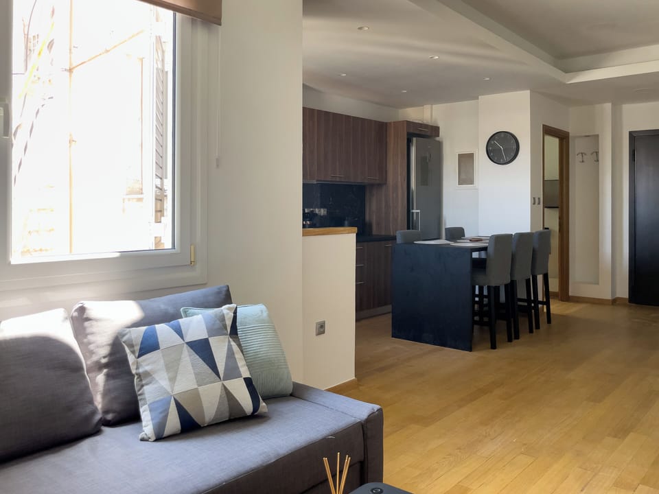 Open plan living, kitchen and dining area
