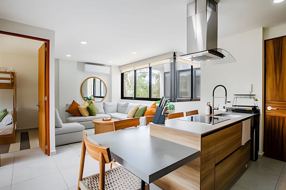 On site,Seating area,Coffee / tea facilities,Area and facilities,Kitchen or kitchenette,Decorative detail,Location,View(from property / room)