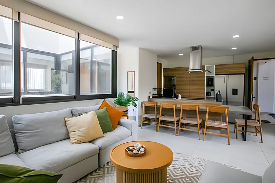 On site,Seating area,Coffee / tea facilities,Area and facilities,Decorative detail,Living Room,Location,View(from property / room)