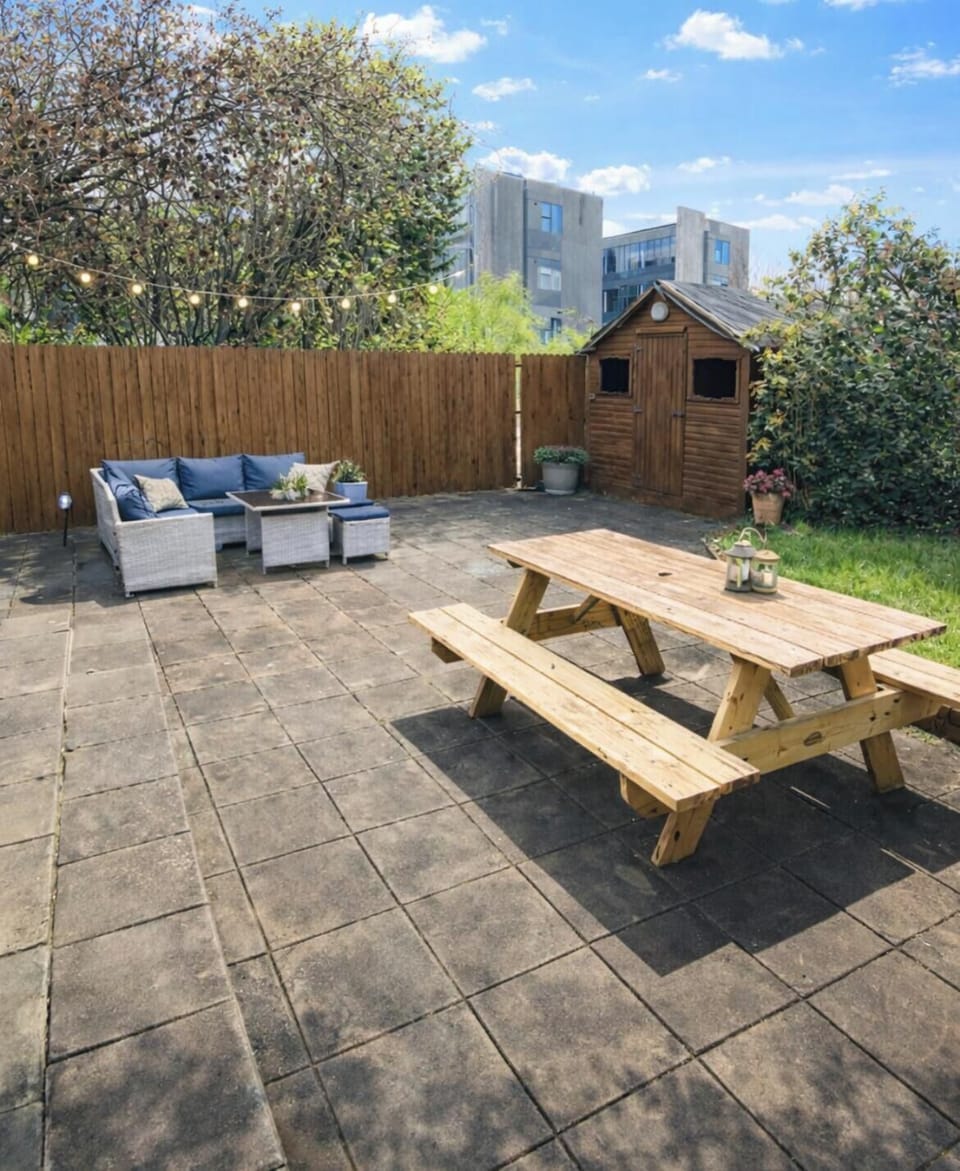 private gated courtyard 