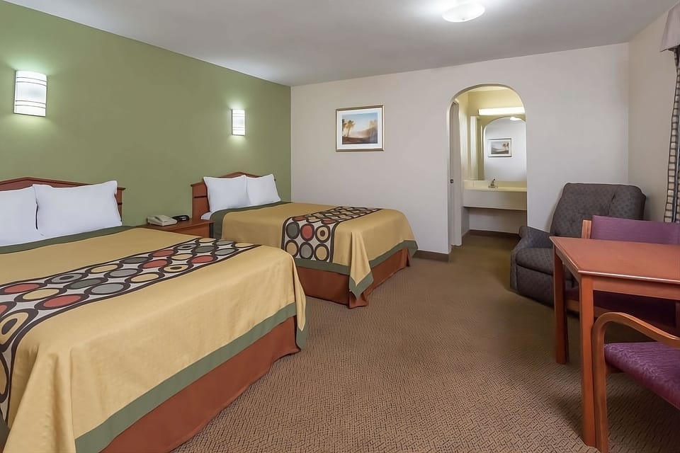 Unit w/ Two Double size beds