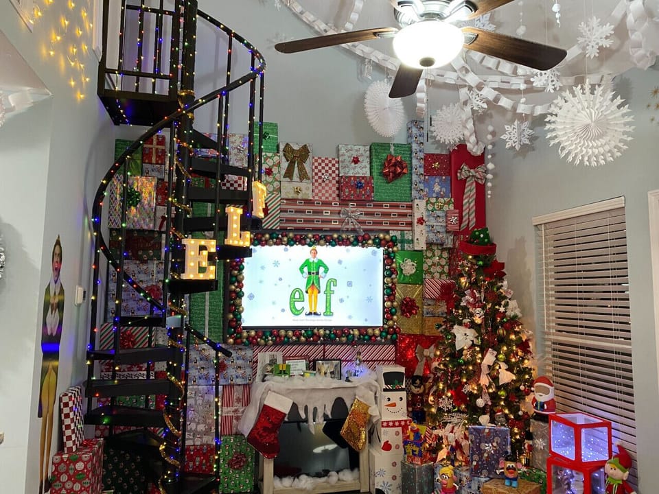 OMG!  Santa`s Coming and this Holiday Elf Themed Lake Cottage is the Perfect Place Stay!