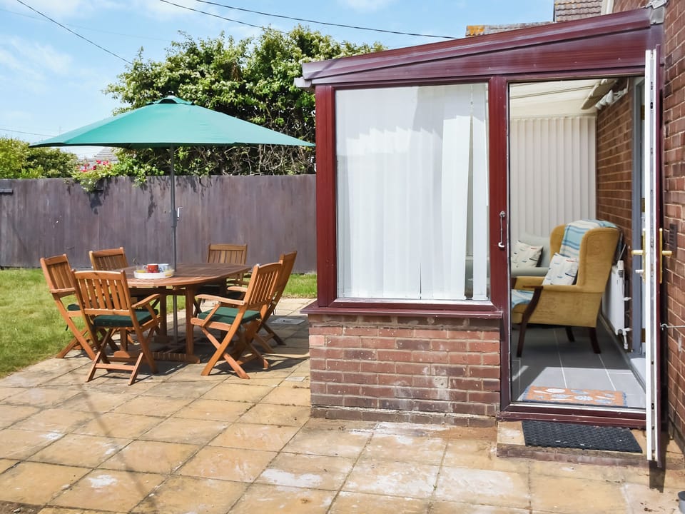 Sitting-out-area | Beach Escape, Bacton