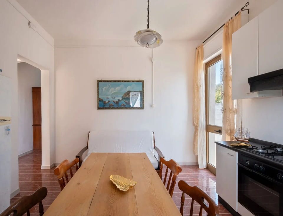 Autumn, Kitchen, Living Room, Spring, Summer