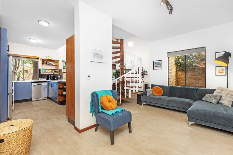 Covy living space, perfect for a movie night!