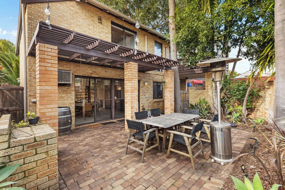 Fabulous enclosed outdoor entertaining area, perfect for a family night on a warm summers evening!