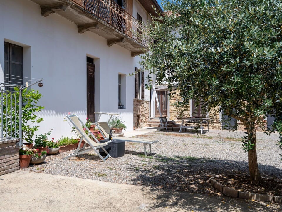Wall, Door, Flowerpot, Shade, Backyard, Balcony, Yard, Houseplant, Courtyard, Outdoor Furniture