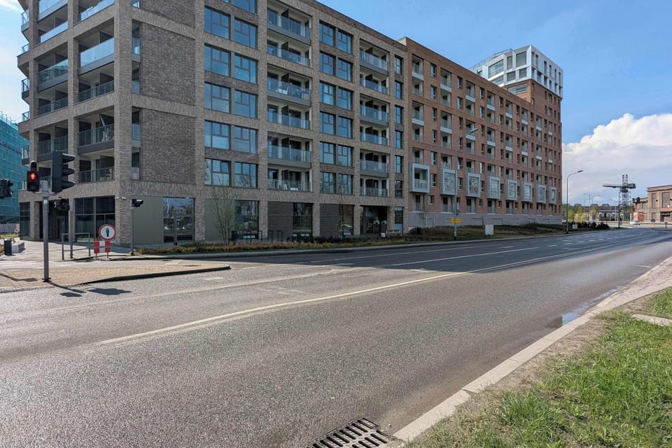 Enjoy easy access to the city's attractions from this well-located building. 