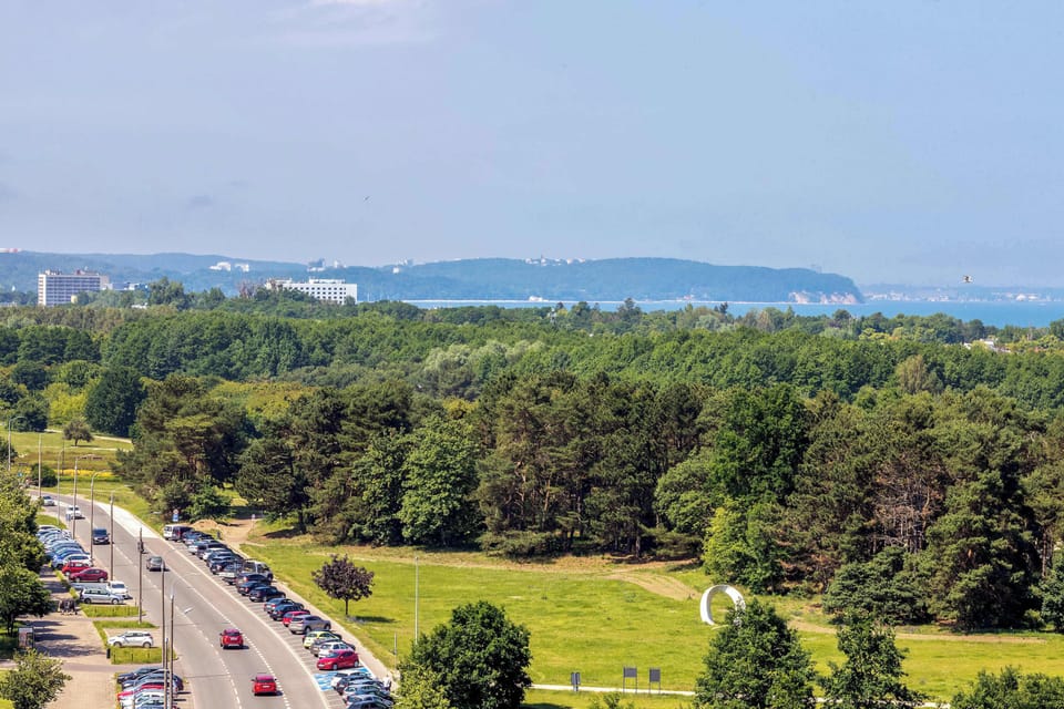 A stunning green landscape view from the building, ideal for relaxation.
