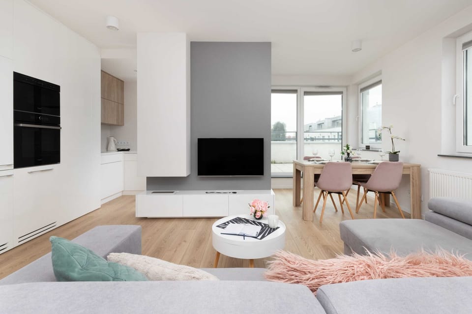 Spacious living room with dining room.