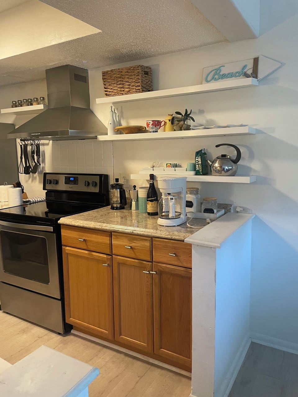 Right side of kitchen