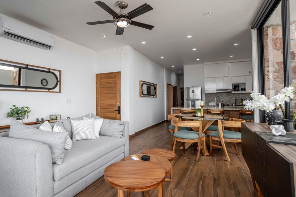 Condo - Image 4