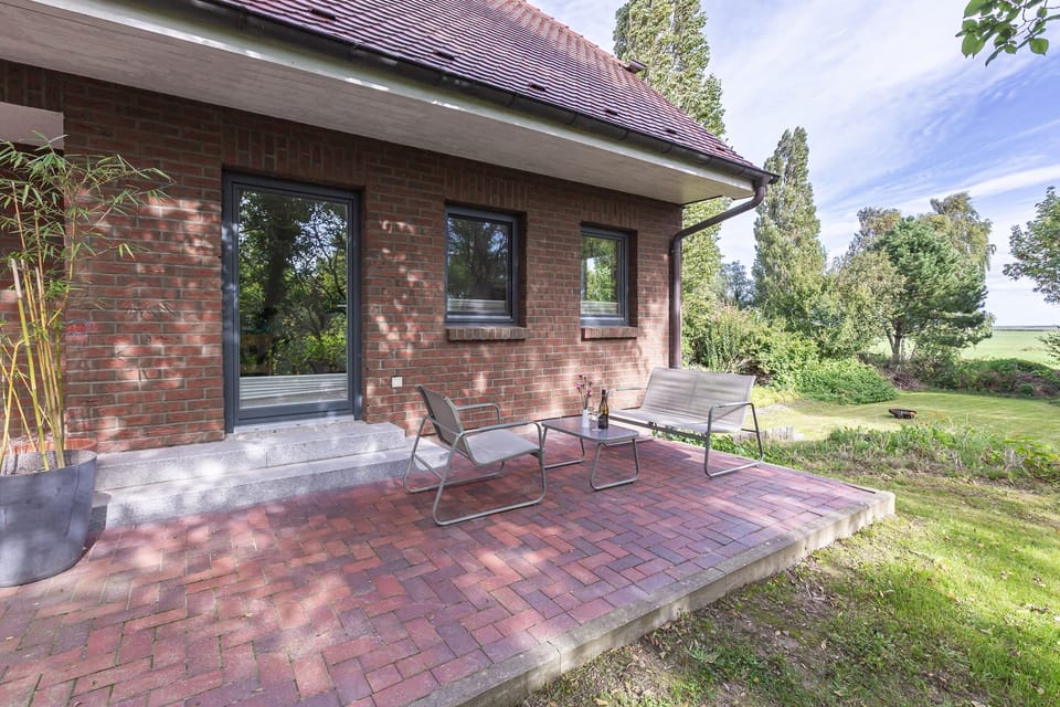 Terrace with a view of the garden