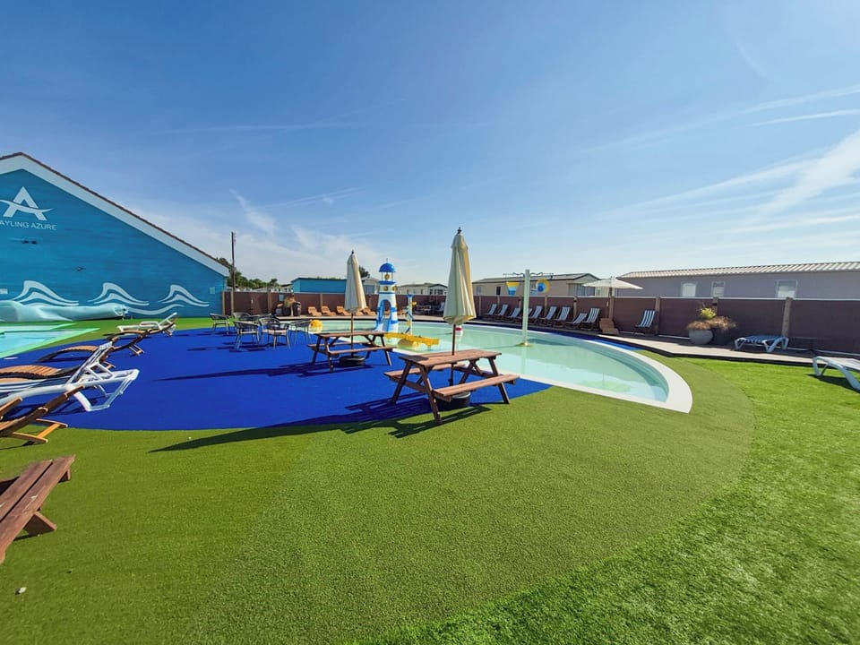 Surrounding area | Seaside Retreat, Hayling Island