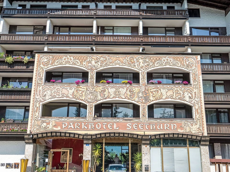 Apartment, Commercial Building, Mixed-Use, Condominium, Balcony, Hotel