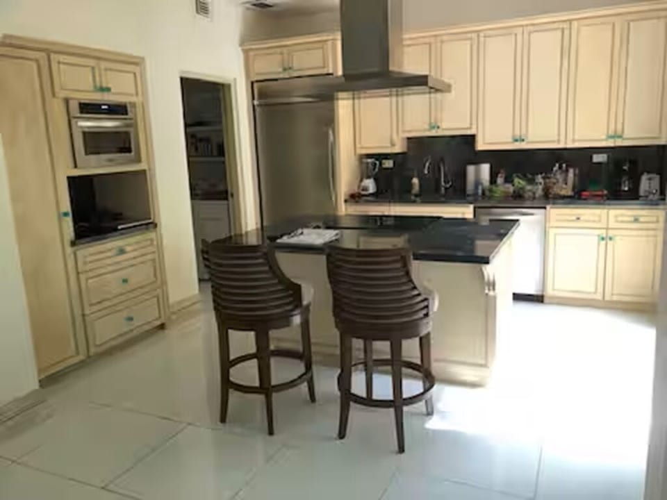 Full kitchen with everything you'll need