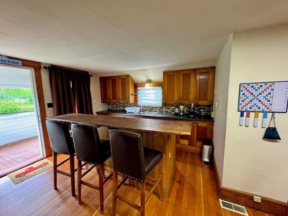 Second-floor bar with games