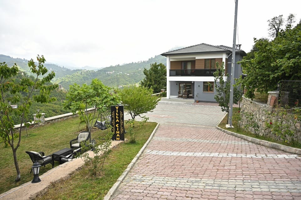 VİLLANIN ÖN GİRİŞİ